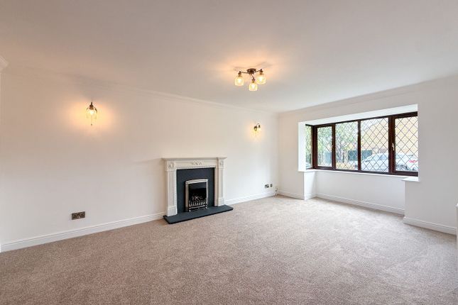 5, Croft Court, Holmfirth photo 3