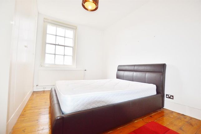 Dunstan Houses, 39, Stepney Green, London photo 4
