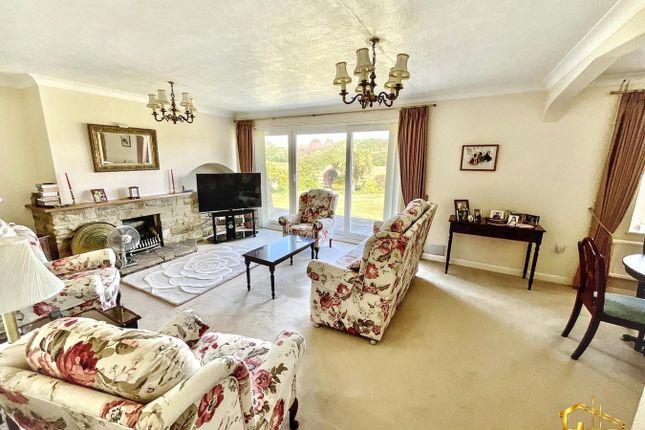 226, Cooden Sea Road, Bexhill-on-Sea photo 3
