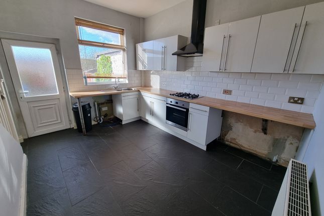 Terraced house to rent in Lord Street, Stalybridge