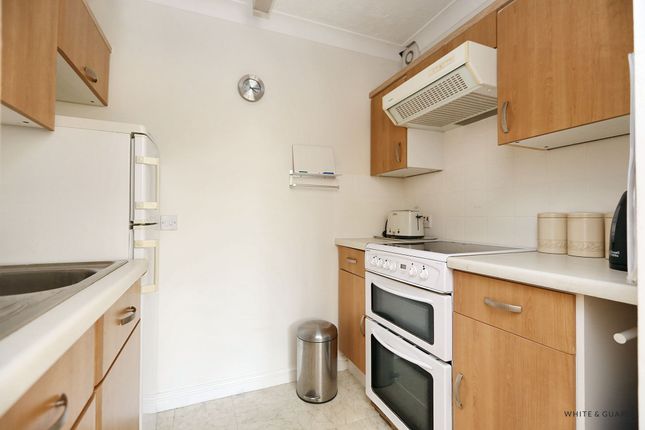 Flat 28, Mill Court Mortimers Lane, Eastleigh photo 3