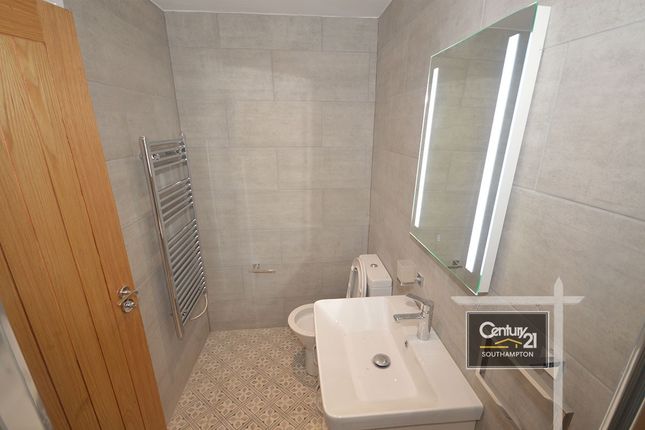Flat 4,  146, Bournemouth Road, EASTLEIGH photo 5