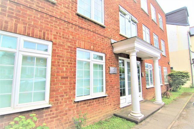 Flat to rent in Finchley Lane, London