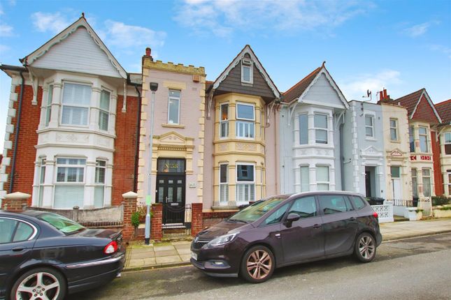 5 Bedroom Town House For Sale
