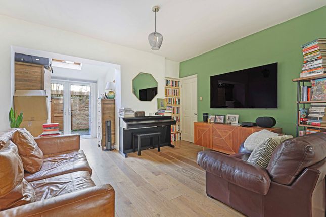 Terraced house to rent in Old Ford Road, London