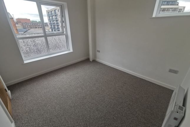 Flat 11, Leicester photo 3