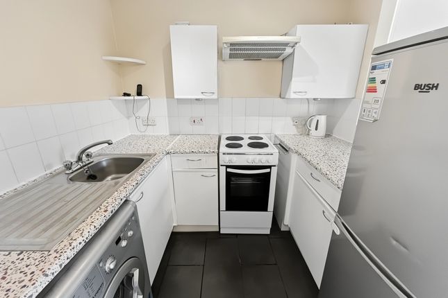 183, Maplin Park, Slough photo 4