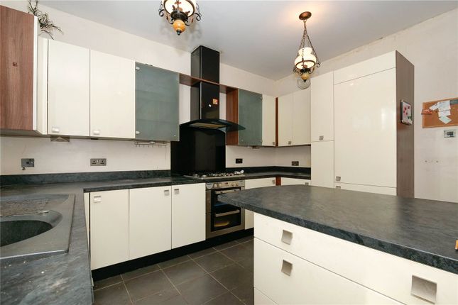 31 Wharton Square,, East Parade, Shipley photo 4