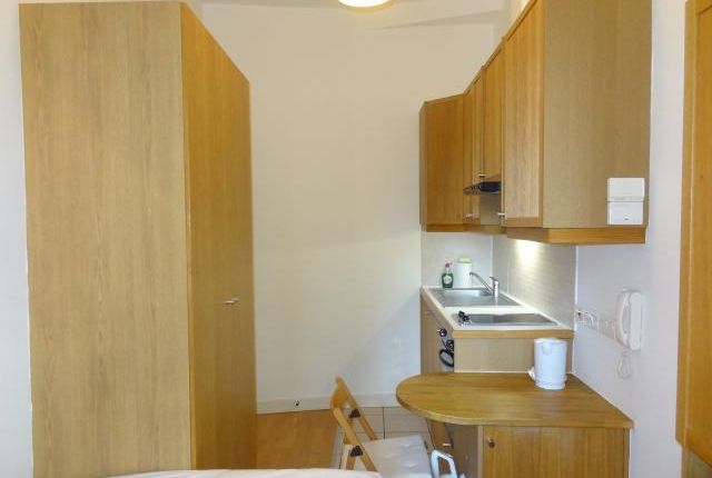 Flat 5, 27 Cartwright Gardens, Bloomsbury photo 3