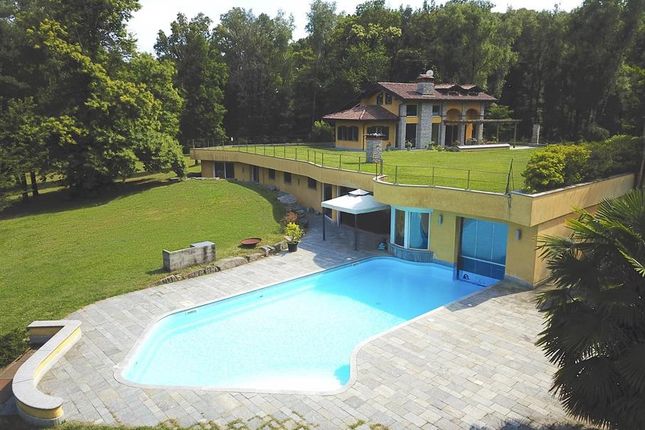 Thumbnail Villa for sale in Agrate Conturbia, Piemonte, 28010, Italy