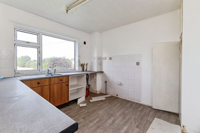 21, Ennis Square, Redcar photo 4