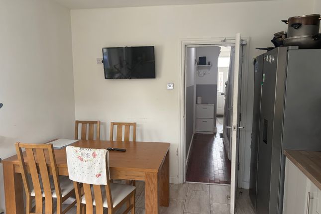 54, Warrington photo 3