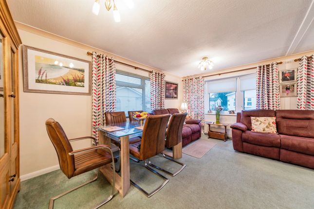 15, Meadow View, Allington Gardens, Grantham photo 2