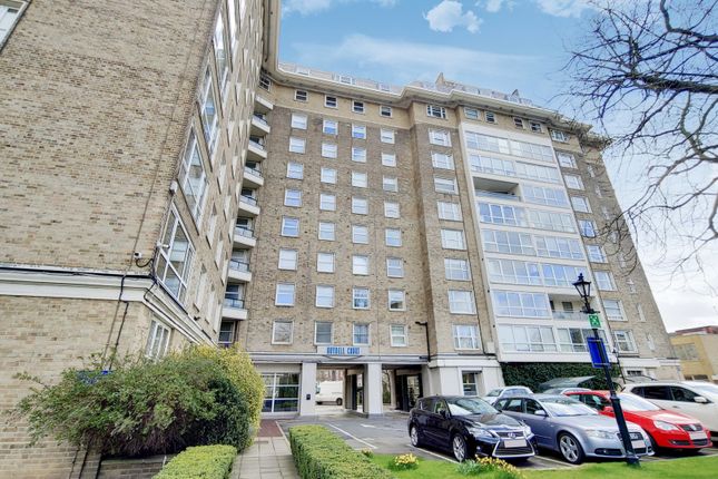 Flat to rent in St. Johns Wood Park, St Johns Wood