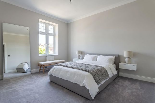 7, Grantley Court, 1 Holly Oak Close, Sutton photo 5