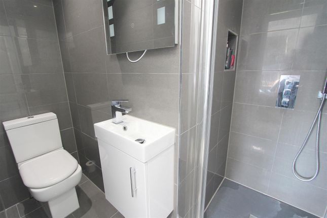 Ensuite.Jpg