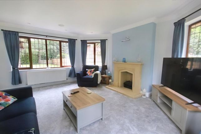 Detached house to rent in Old Avenue, West Byfleet