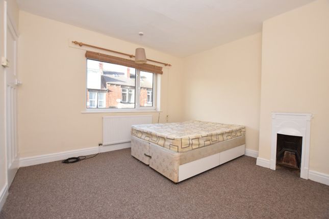 36, Hawksworth Grove, Leeds photo 4
