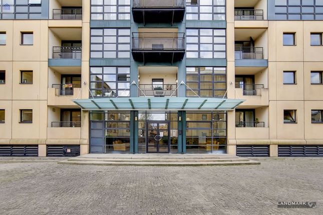 Studio for sale in Burrells Wharf Square, London