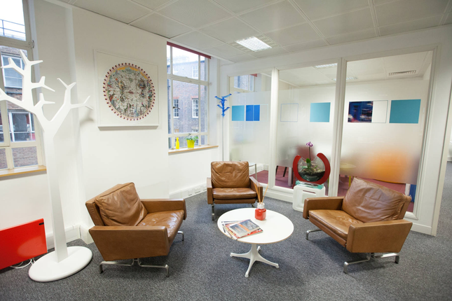 Office to let in High Holborn, London