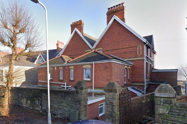 Flat to rent in Eaton Crescent, Uplands, Swansea