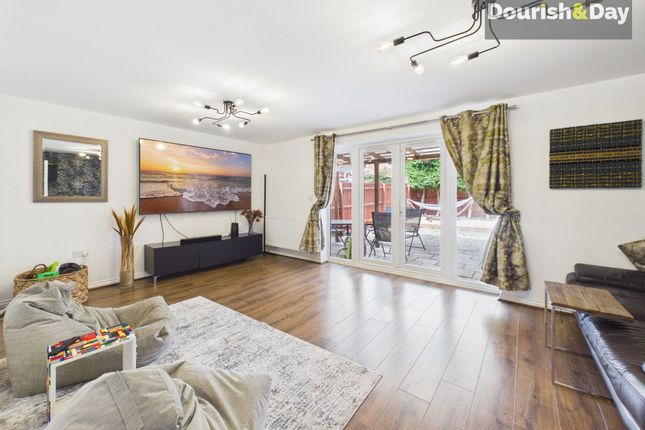 52 Paterson Drive, Stafford photo 2