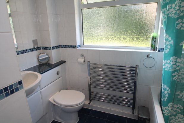 Town house to rent in Oaklands Gardens, Kenley