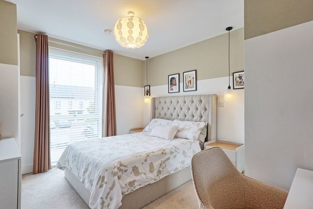 38 Windstar Drive, South Ockendon photo 3