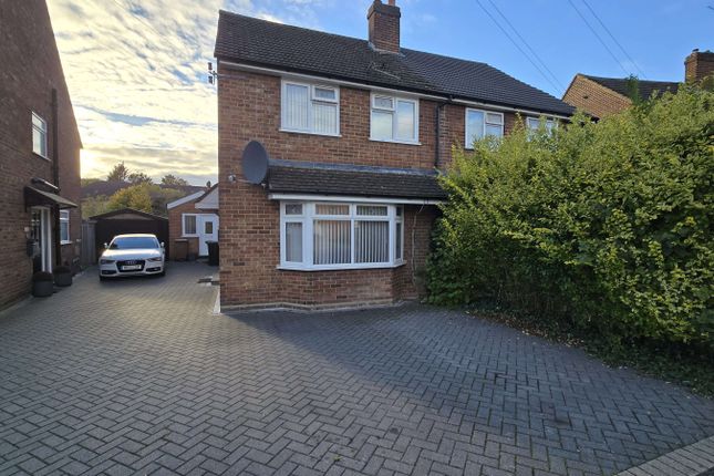 63 Brooklands Close, Luton photo 3