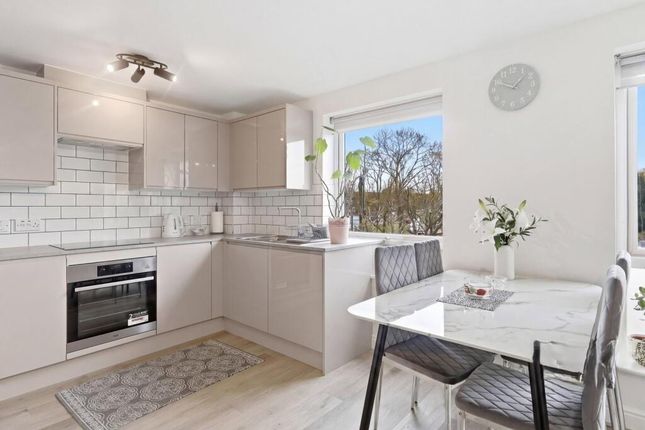 37 Ashton Court, 2, Connington Crescent, London photo 4