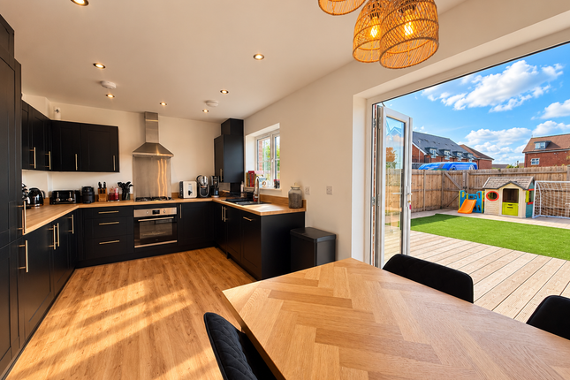 16 Laleham Lane, Margate photo 3
