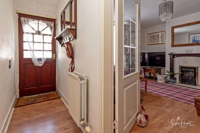 39 Crocker Street, Newport photo 4