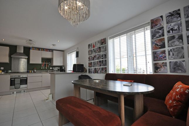 5, Jubilee Way, Newport photo 4