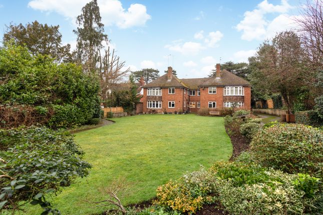 1, Hill Crest, Surbiton photo 2