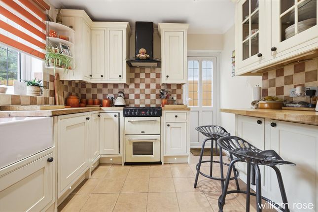 43, Linden Crescent, Woodford Green photo 4