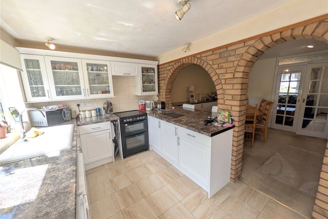 10, Clover Grove, Telford photo 4
