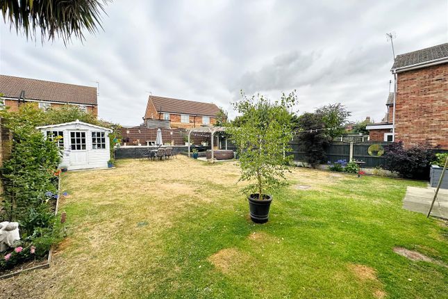 10, Almond Tree Avenue, Goole photo 4