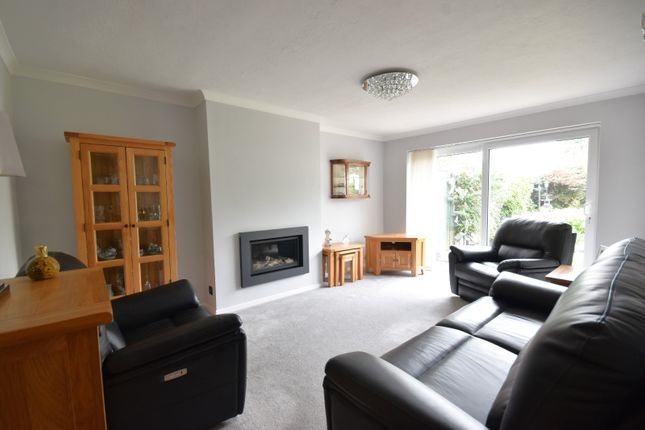 2, Windmill Close, Surrey photo 2