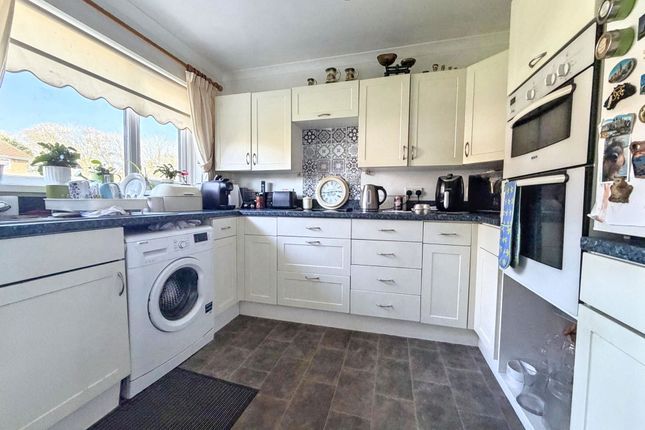 4, Chestnut Drive, Durham photo 2