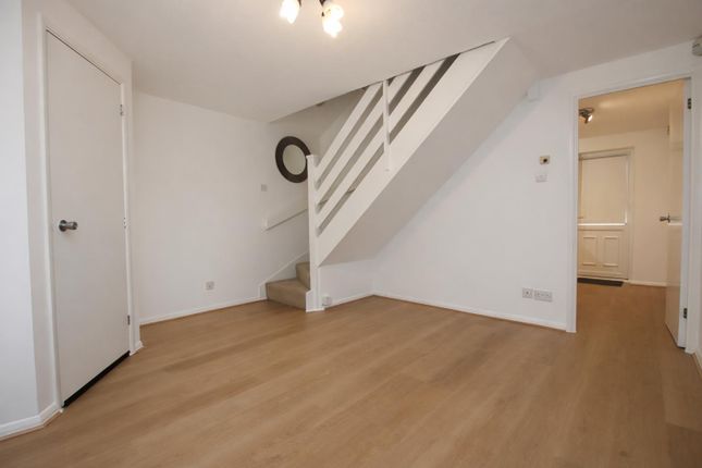 7, Cygnet Close, Borehamwood photo 2