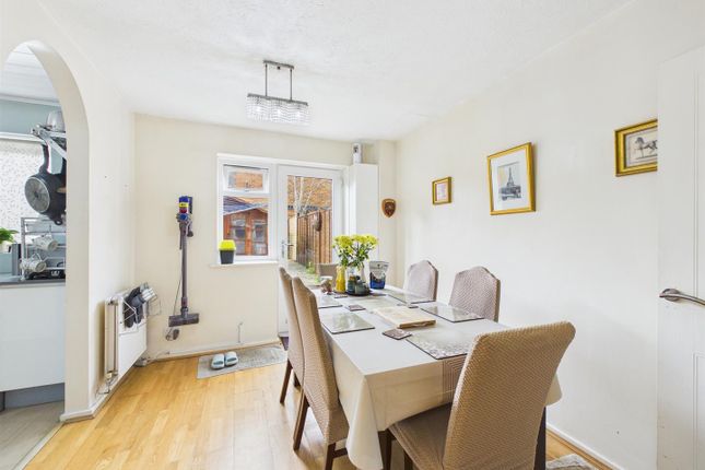 11, Willowbank, Chippenham photo 4