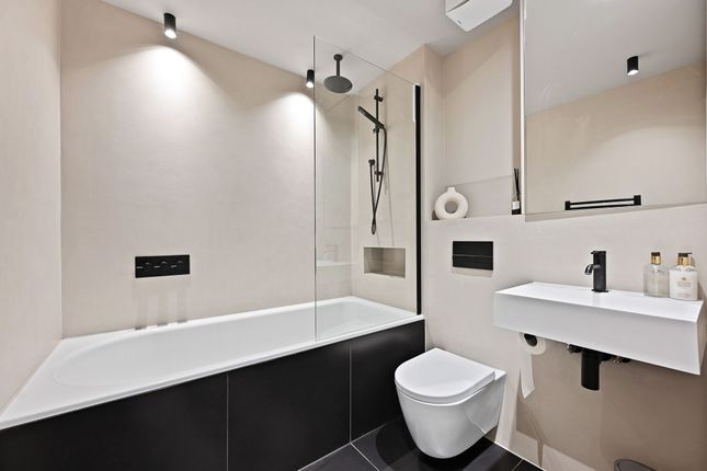 Flat for sale in Church Hill Road, Cheam