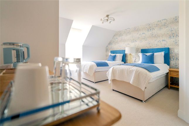 Flat for sale in Duke's Ride, Crowthorne