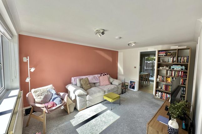24, Springfield Close, St. Austell photo 3