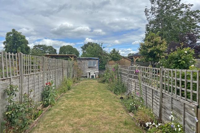 4 Springdale Cottages, Hedsor Road, Bourne End photo 2