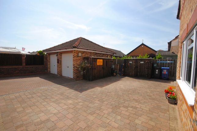 19, Fair Holme View, Doncaster photo 3