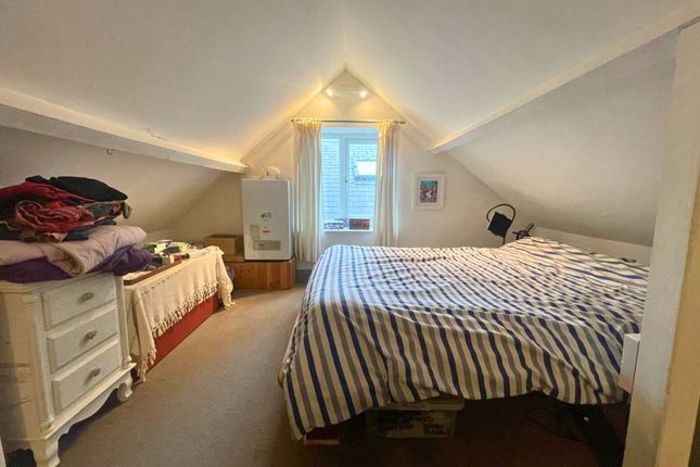 2c Barrington Street, Tiverton photo 3