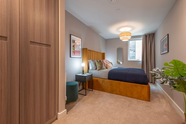 1108 Rhodes East, Quarry Hill, Leeds photo 3
