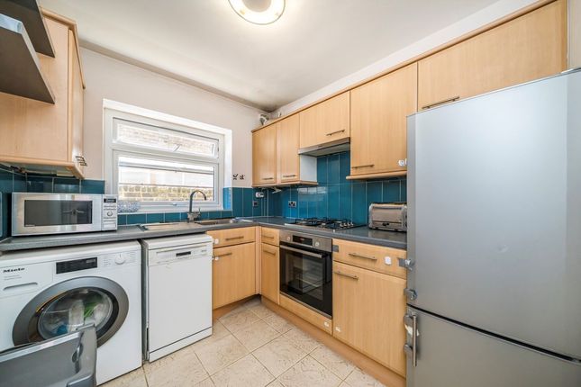 Flat 9, Parkside, Hamilton Road, London photo 4