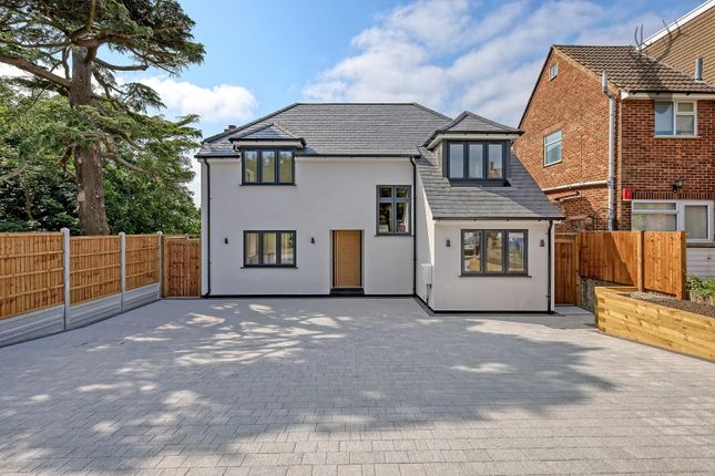 Thumbnail Detached house to rent in Goldings Rise, Loughton